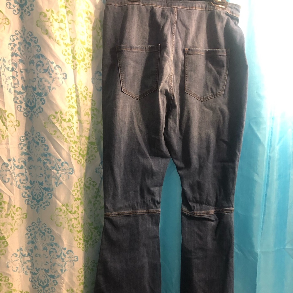 Jean with wide bell legs